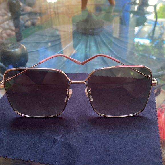Gucci gold square glasses